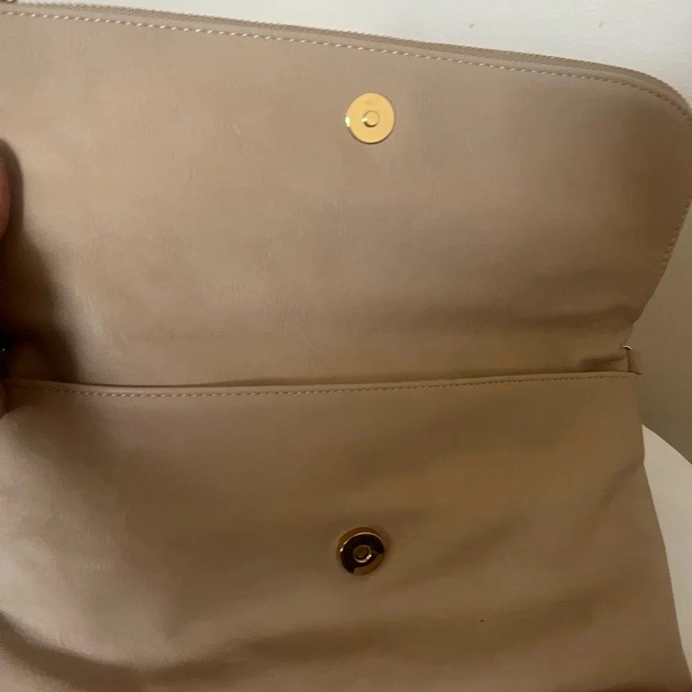 Women’s‎ Charming Charley’s tan fold over clutch bag with tassel detail